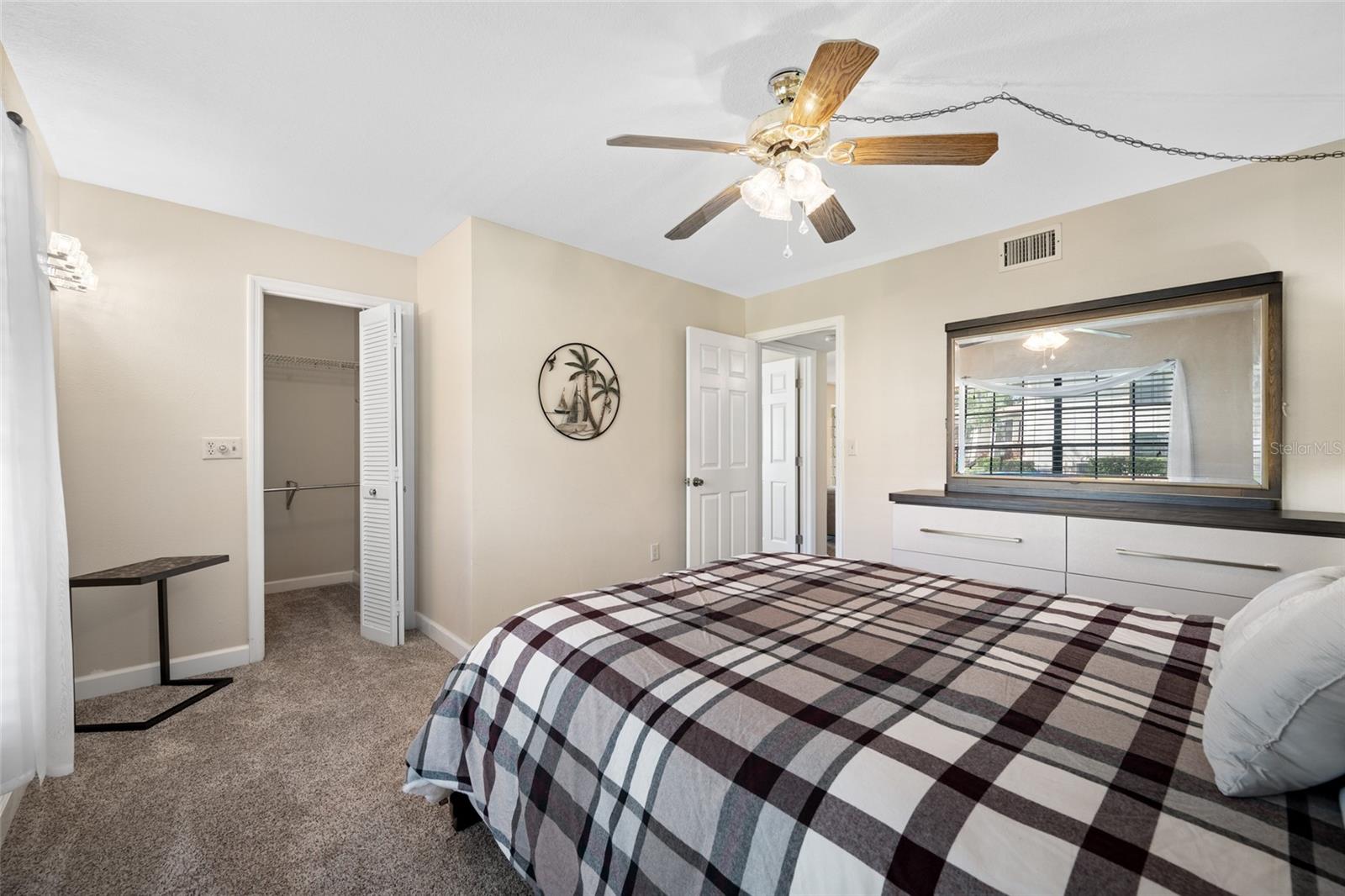Image 17 of 39 For 3301 Crystal Court E D