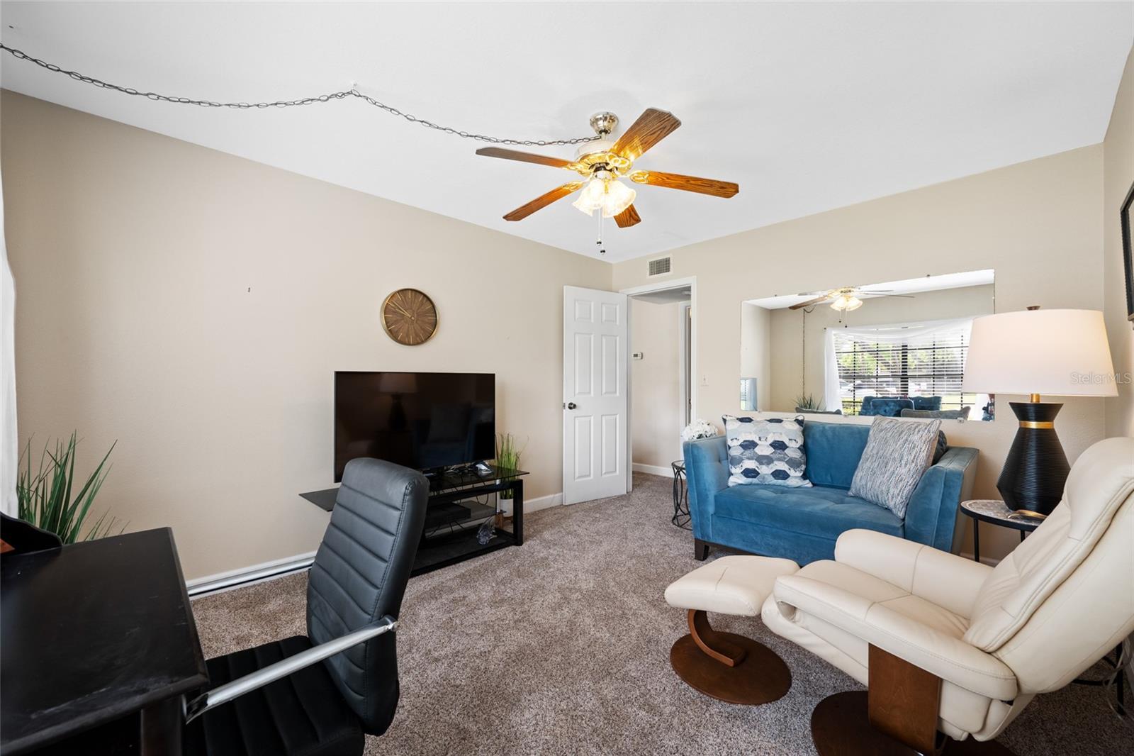 Image 22 of 39 For 3301 Crystal Court E D