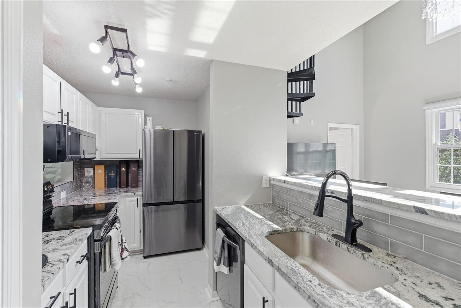 Image 14 of 37 For 501 Knights Run Avenue 1332