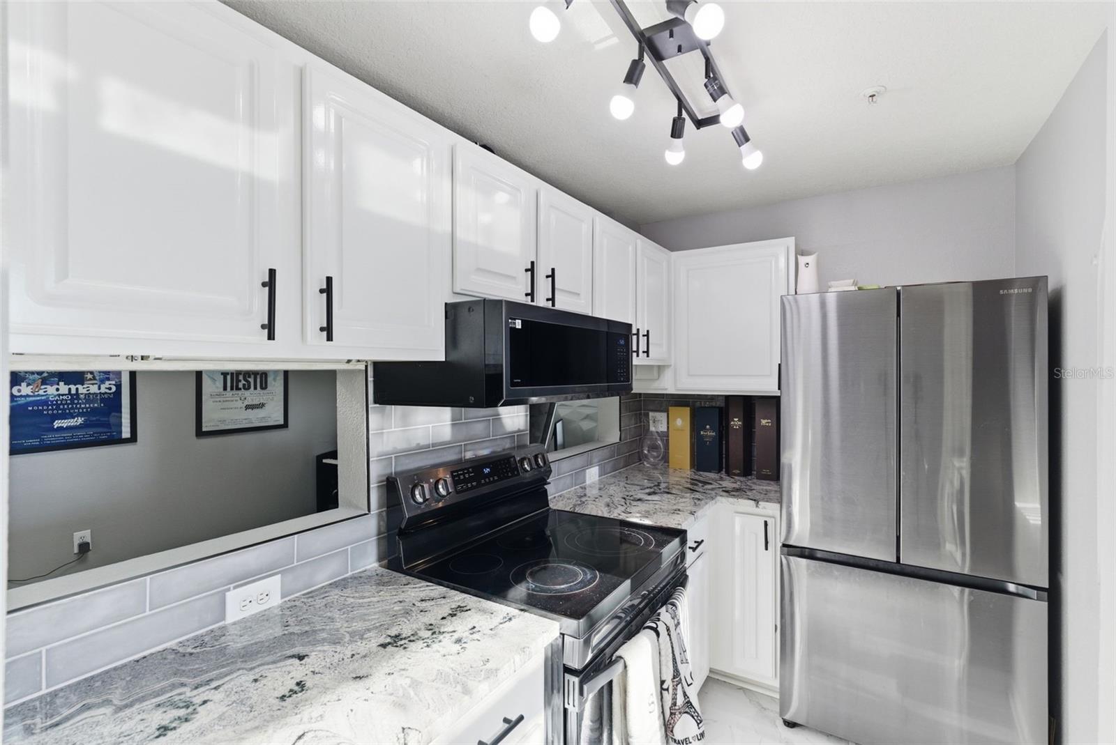 Image 15 of 37 For 501 Knights Run Avenue 1332