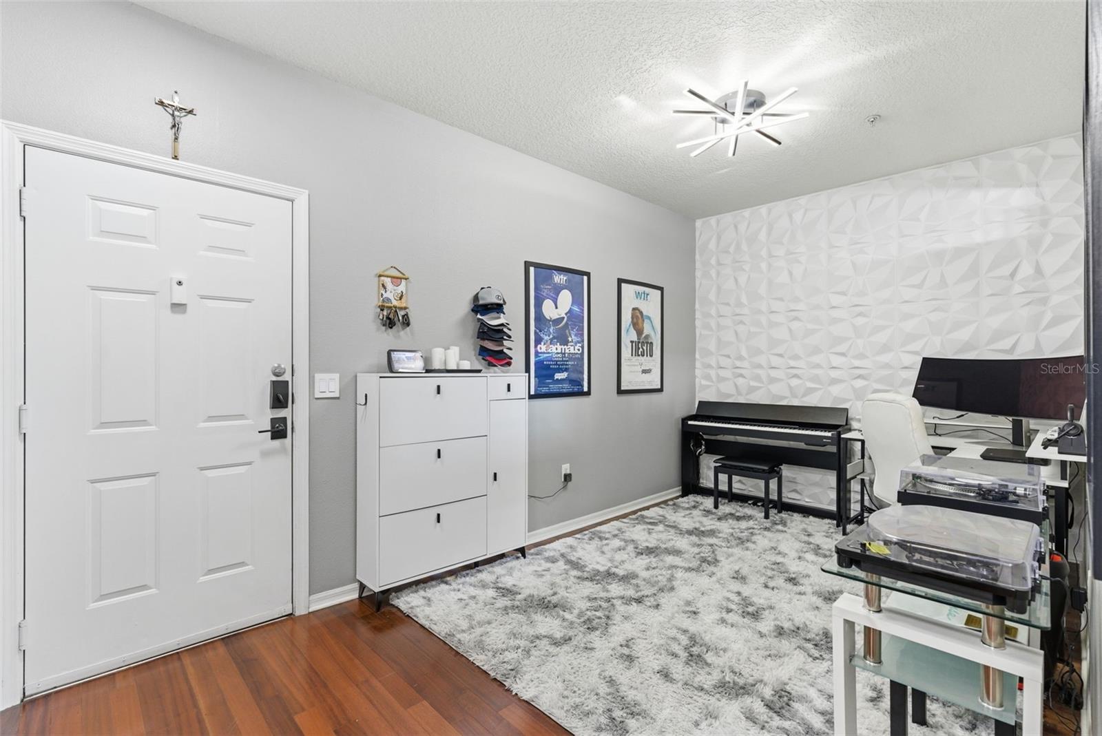 Image 6 of 37 For 501 Knights Run Avenue 1332