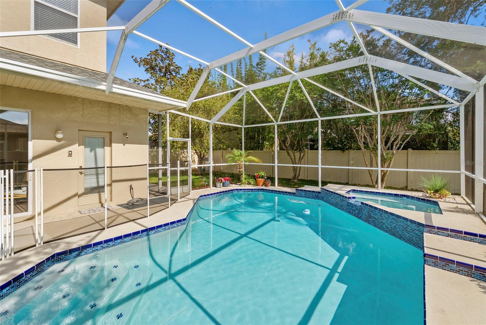 Image 18 of 56 For 519 Harbor Grove Circle