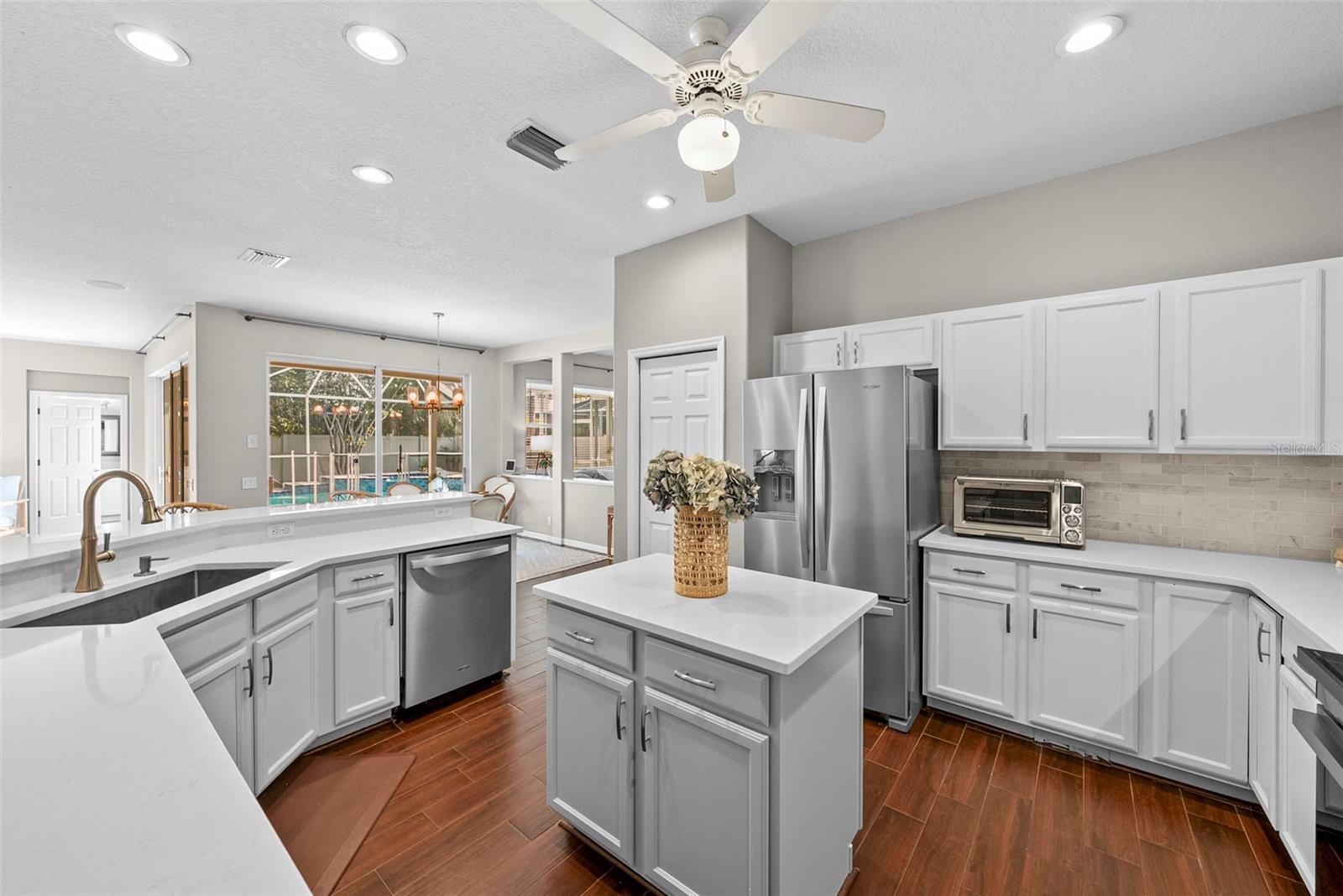 Image 4 of 56 For 519 Harbor Grove Circle