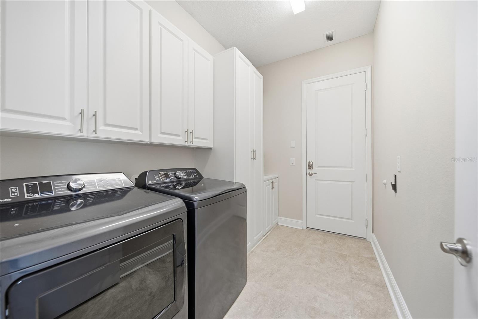 Image 41 of 90 For 30567 Chesapeake Bay Drive
