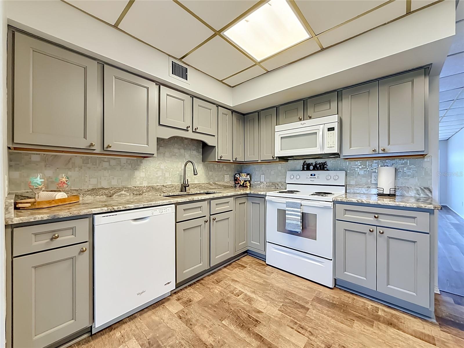 Image 2 of 44 For 5860 43rd Terrace N 1513