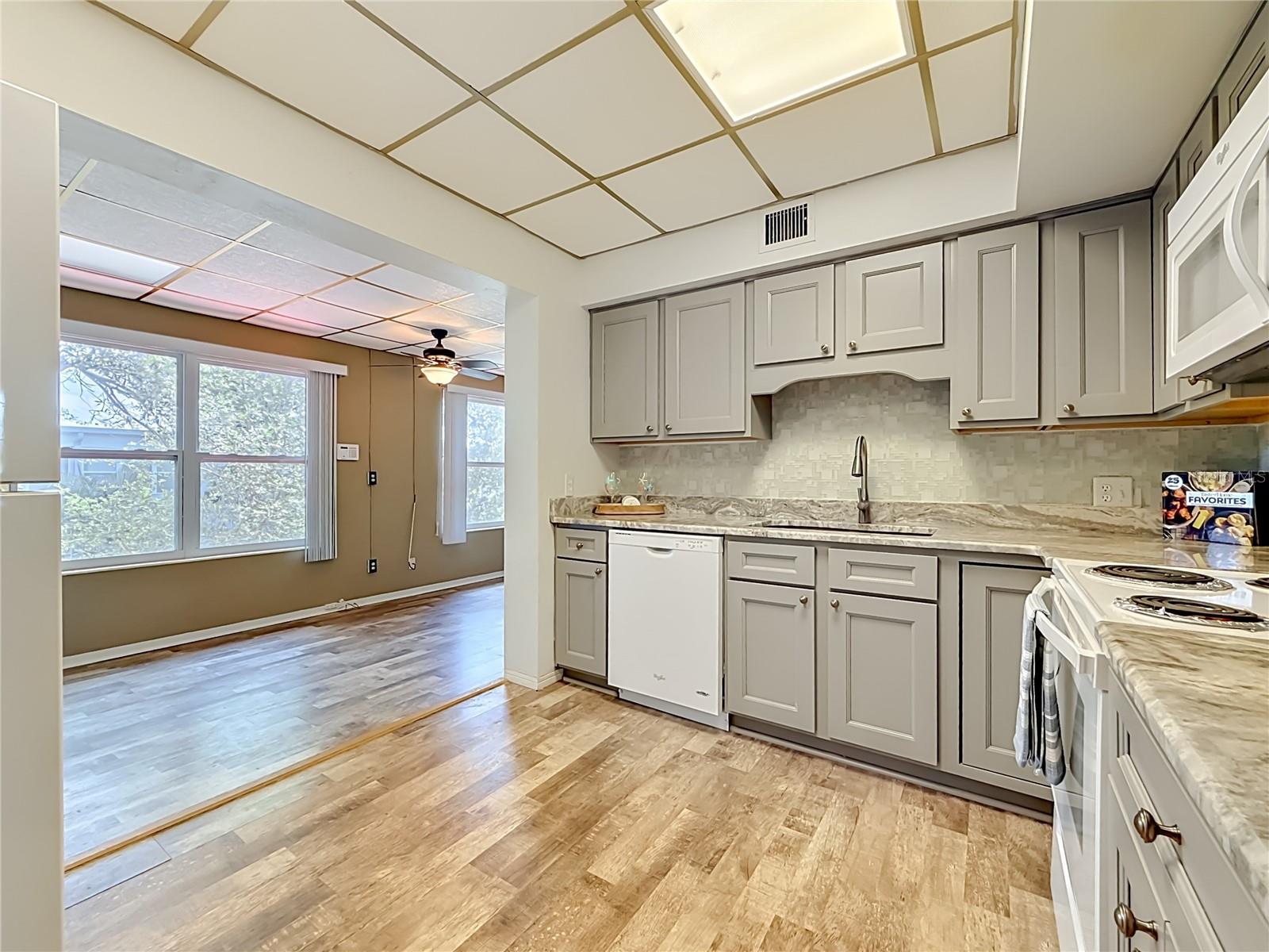 Image 20 of 44 For 5860 43rd Terrace N 1513