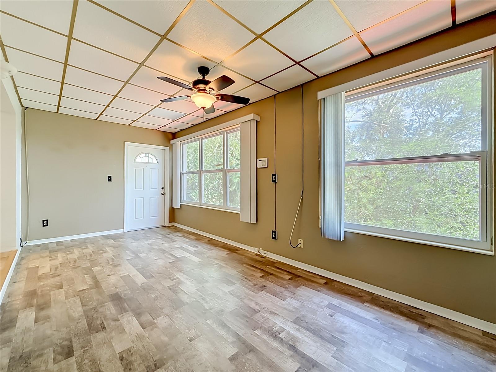 Image 23 of 44 For 5860 43rd Terrace N 1513