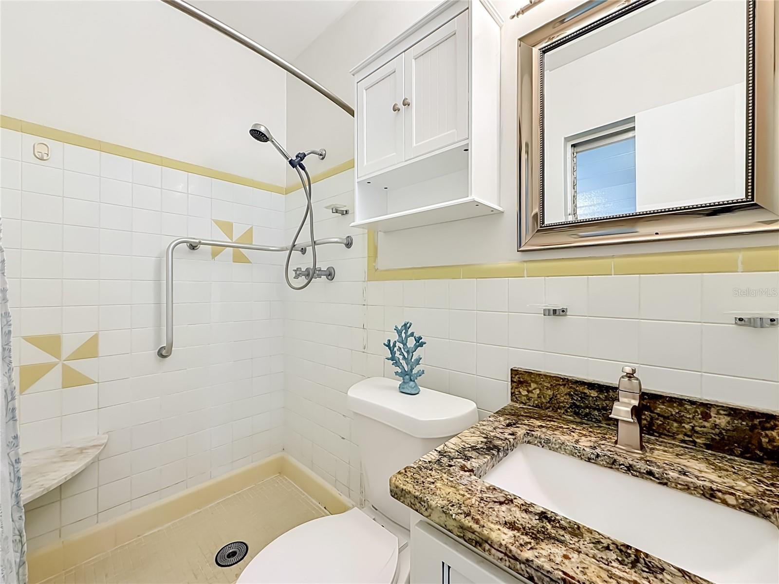 Image 27 of 44 For 5860 43rd Terrace N 1513