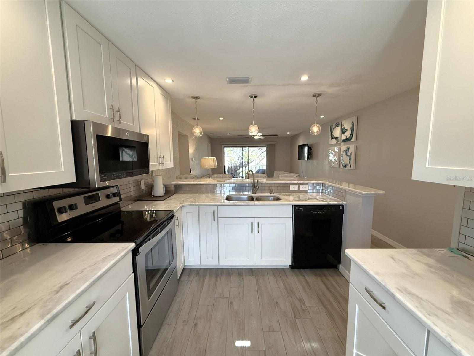 Image 12 of 88 For 3001 58th Avenue S 610