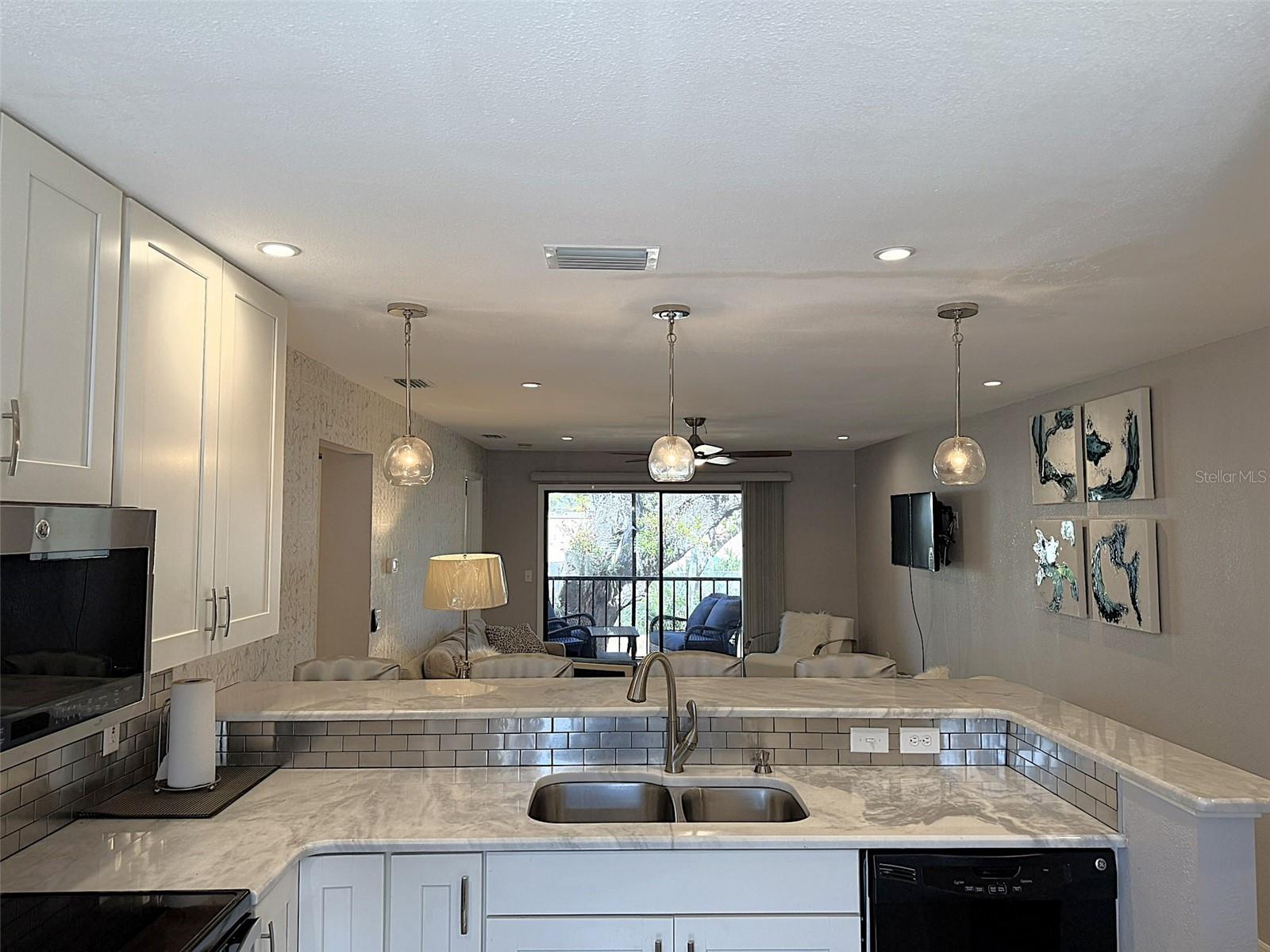 Image 14 of 88 For 3001 58th Avenue S 610