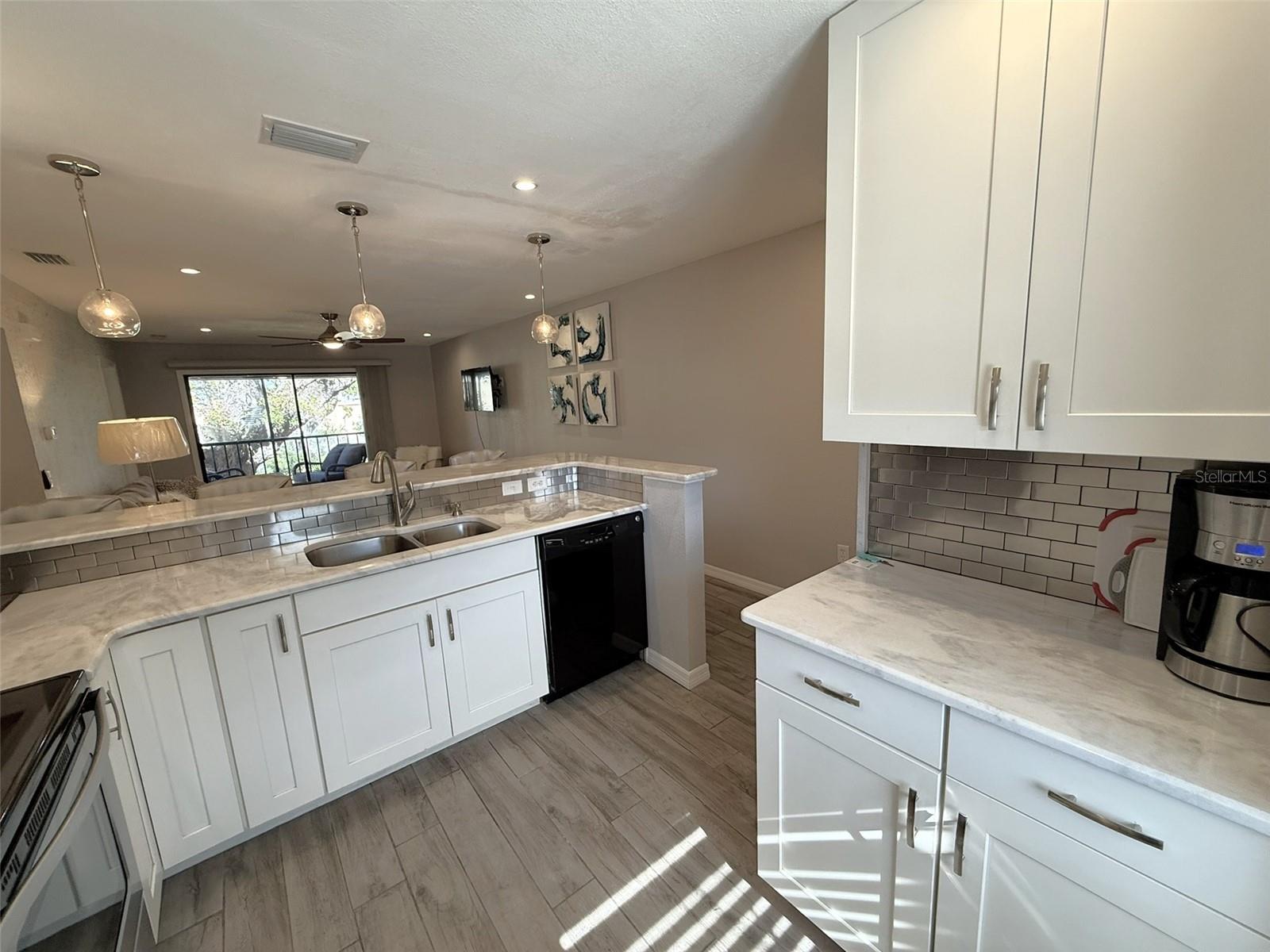 Image 16 of 88 For 3001 58th Avenue S 610