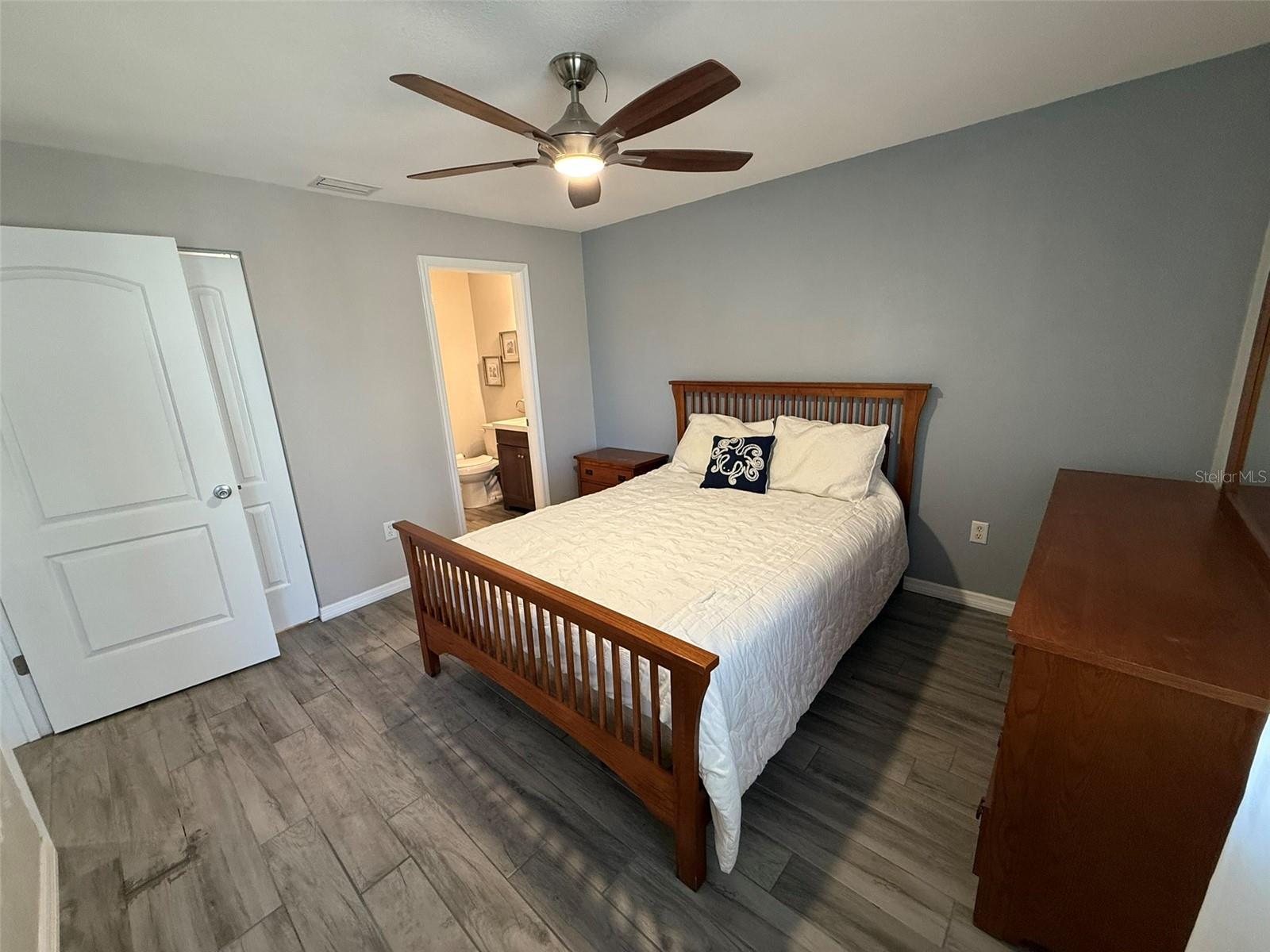 Image 35 of 88 For 3001 58th Avenue S 610