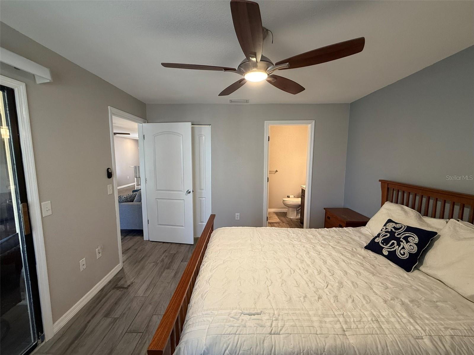 Image 36 of 88 For 3001 58th Avenue S 610