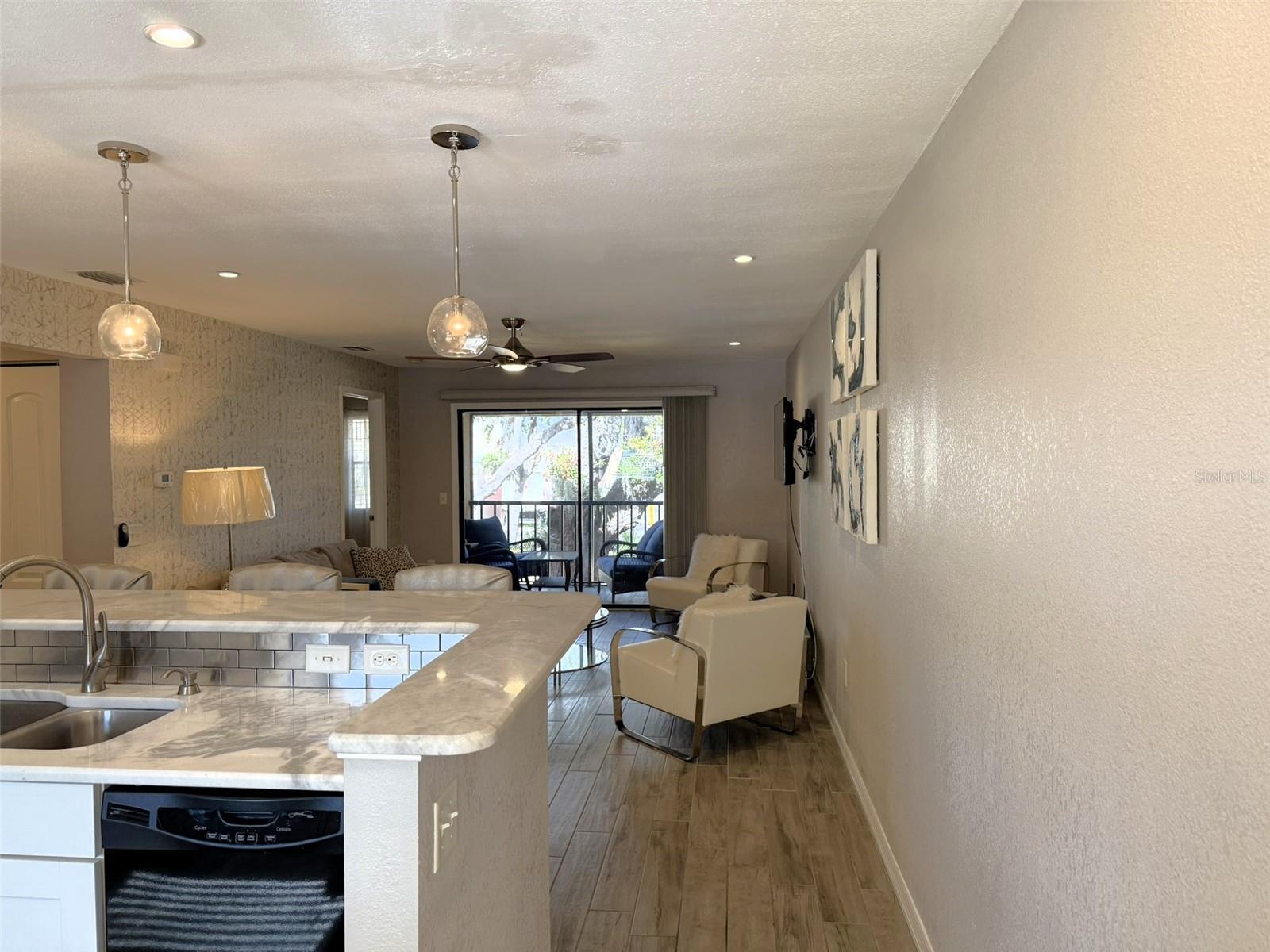 Image 5 of 88 For 3001 58th Avenue S 610