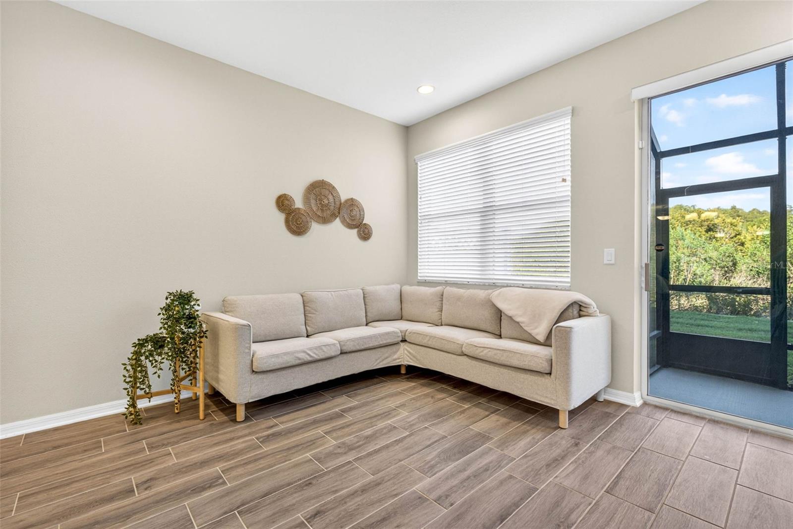 Image 17 of 49 For 2464 Stapleford Place