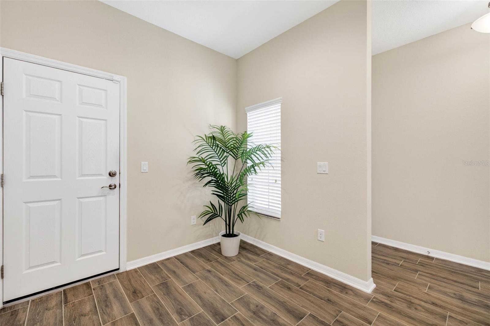 Image 8 of 49 For 2464 Stapleford Place