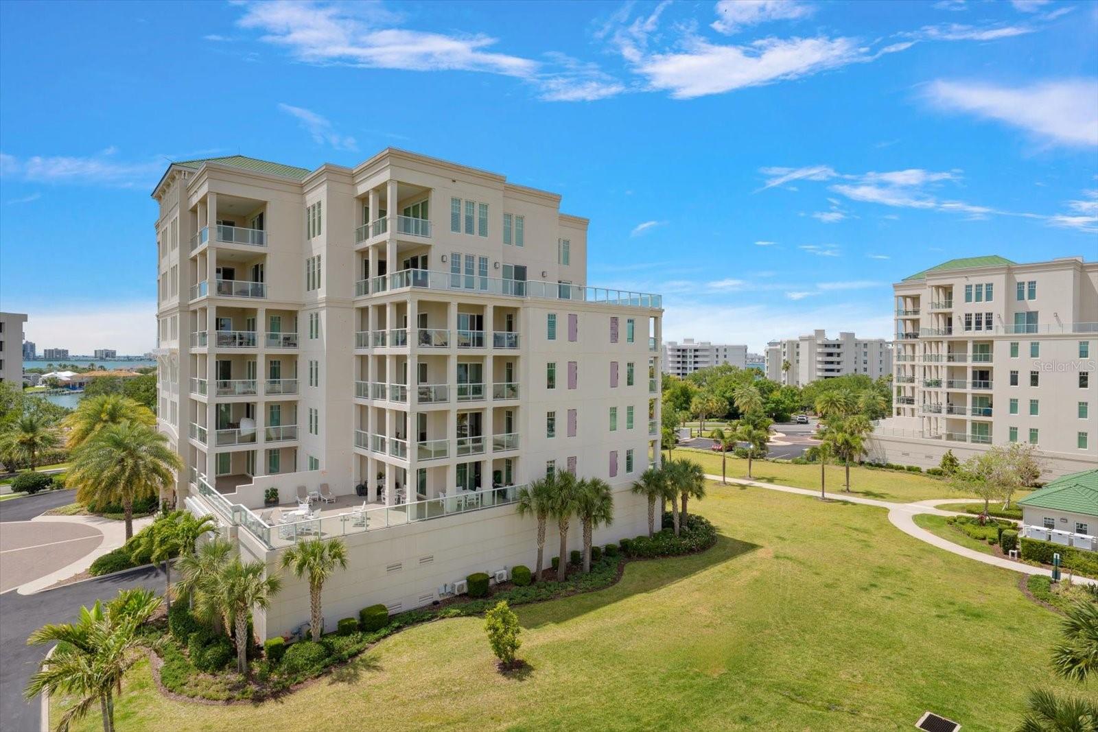 Image 9 of 87 For 85 Belleview Boulevard 401