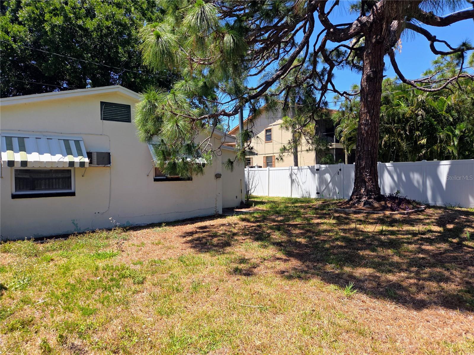 Image 22 of 25 For 6931 Hibiscus Avenue S 3c