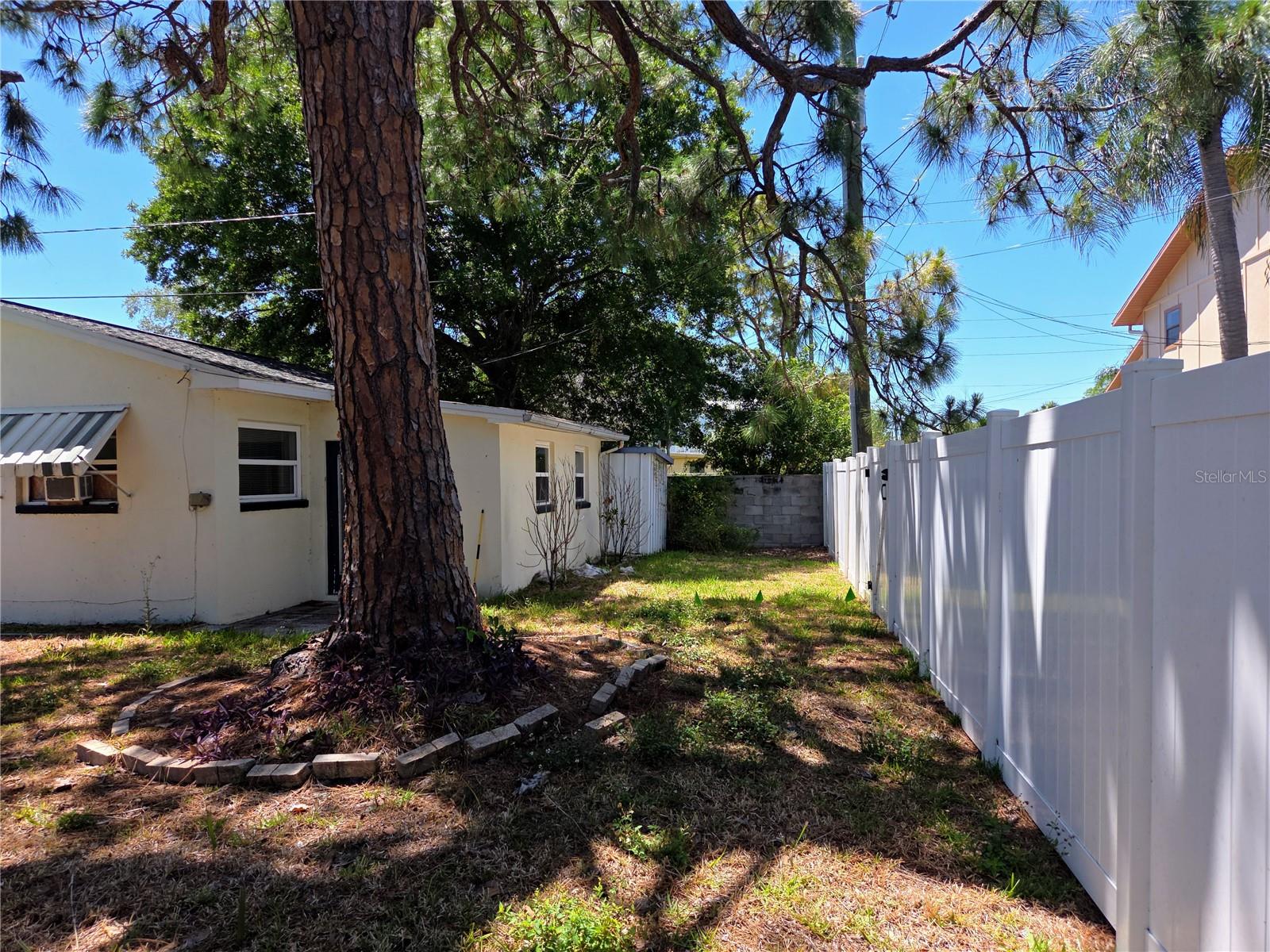 Image 24 of 25 For 6931 Hibiscus Avenue S 3c