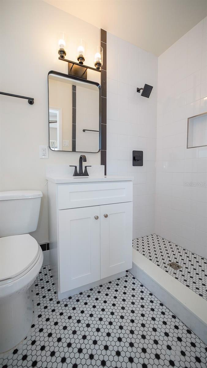 Image 22 of 40 For 804 Adalee Street