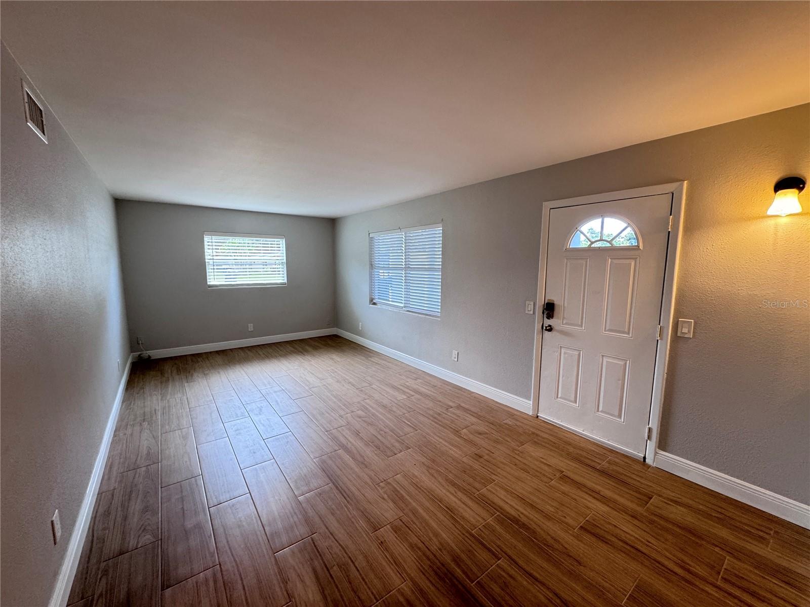 Image 4 of 19 For 662 Union Street 1a