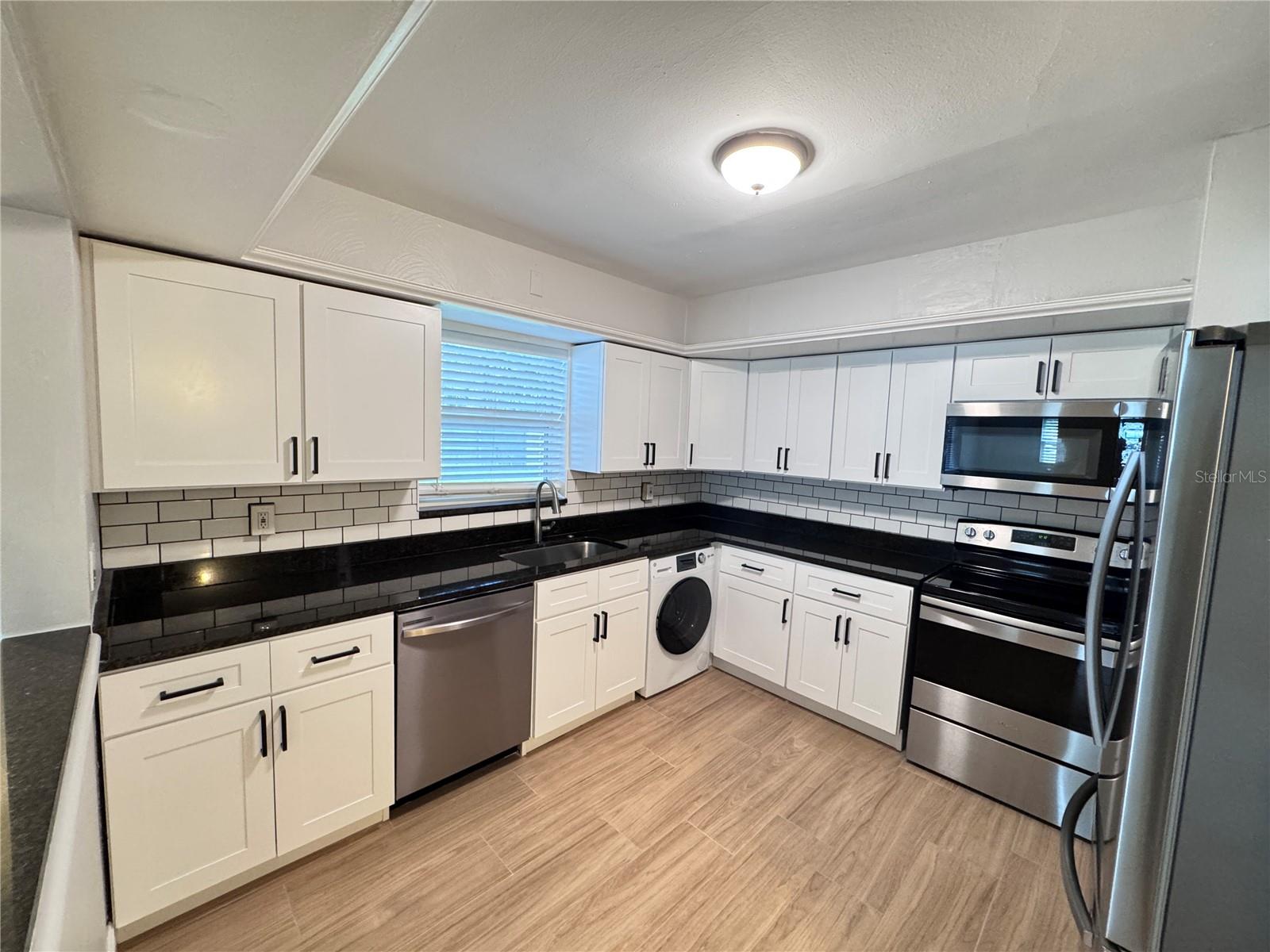 Image 6 of 19 For 662 Union Street 1a