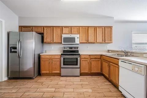 Image 11 of 37 For 7637 Merchantville Circle
