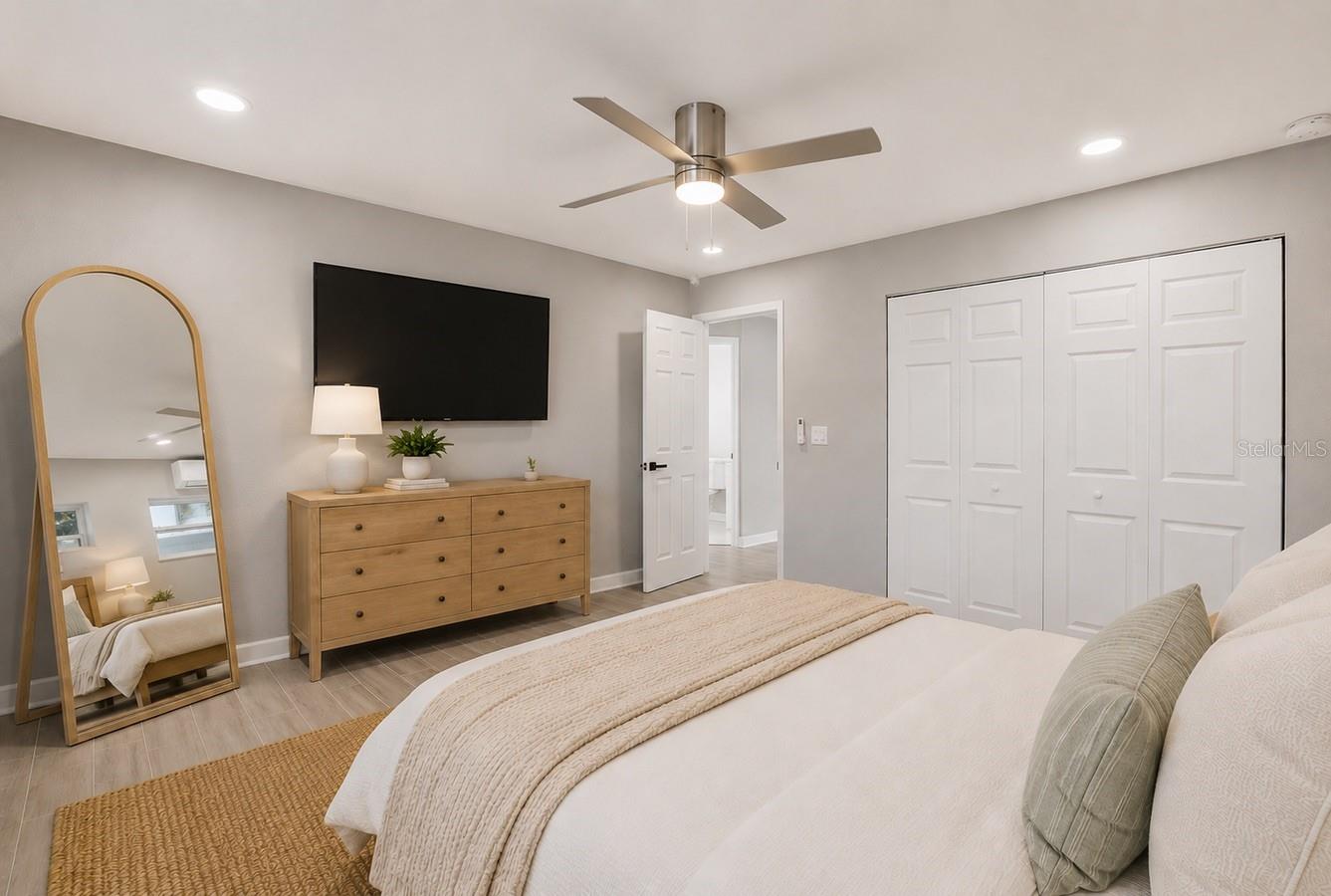Image 14 of 42 For 14906 Bayshore Drive