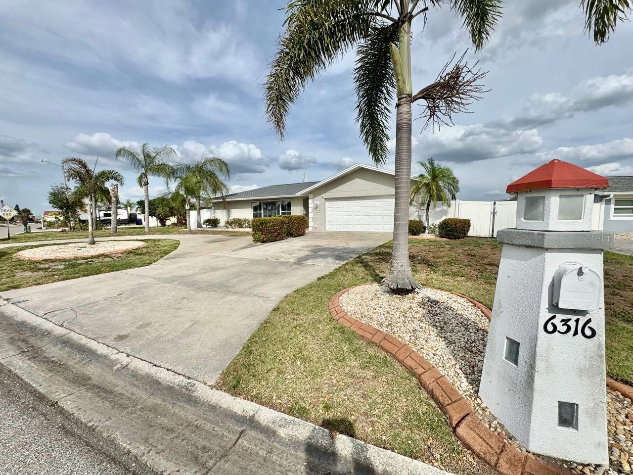 Details for 6316 Lake Sunrise Drive, APOLLO BEACH, FL 33572