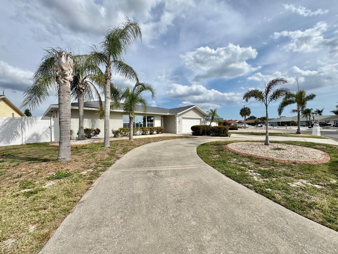 Image 4 of 72 For 6316 Lake Sunrise Drive