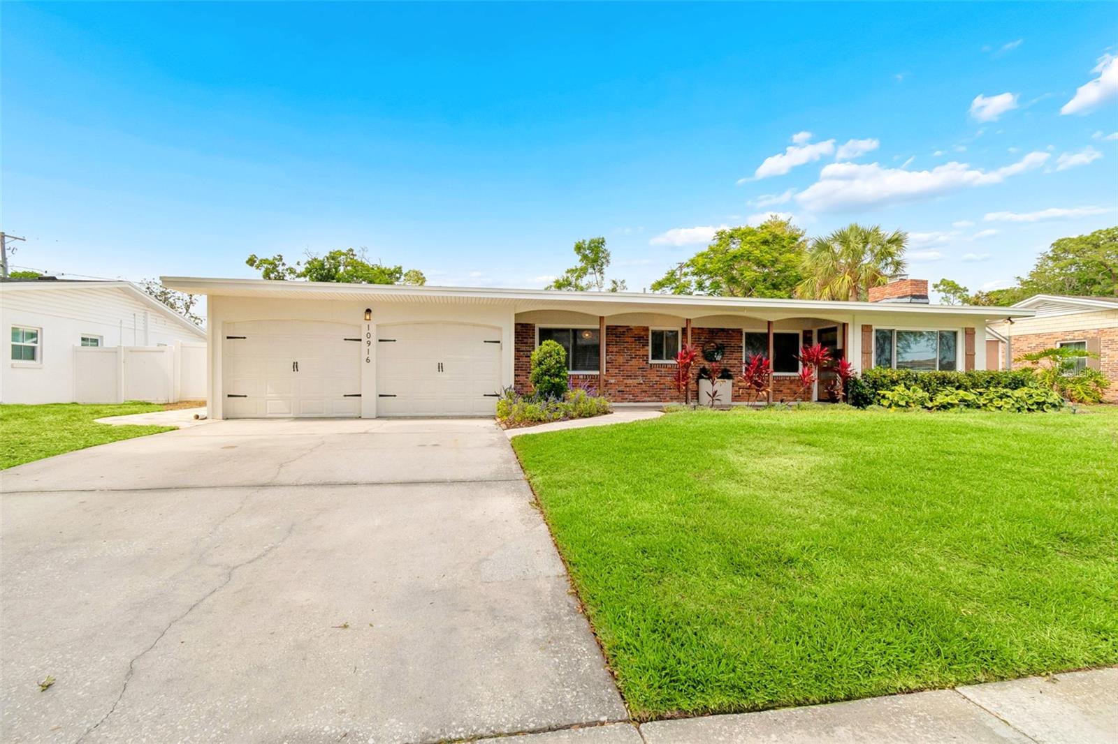 Details for 10916 Carrollwood Drive, TAMPA, FL 33618