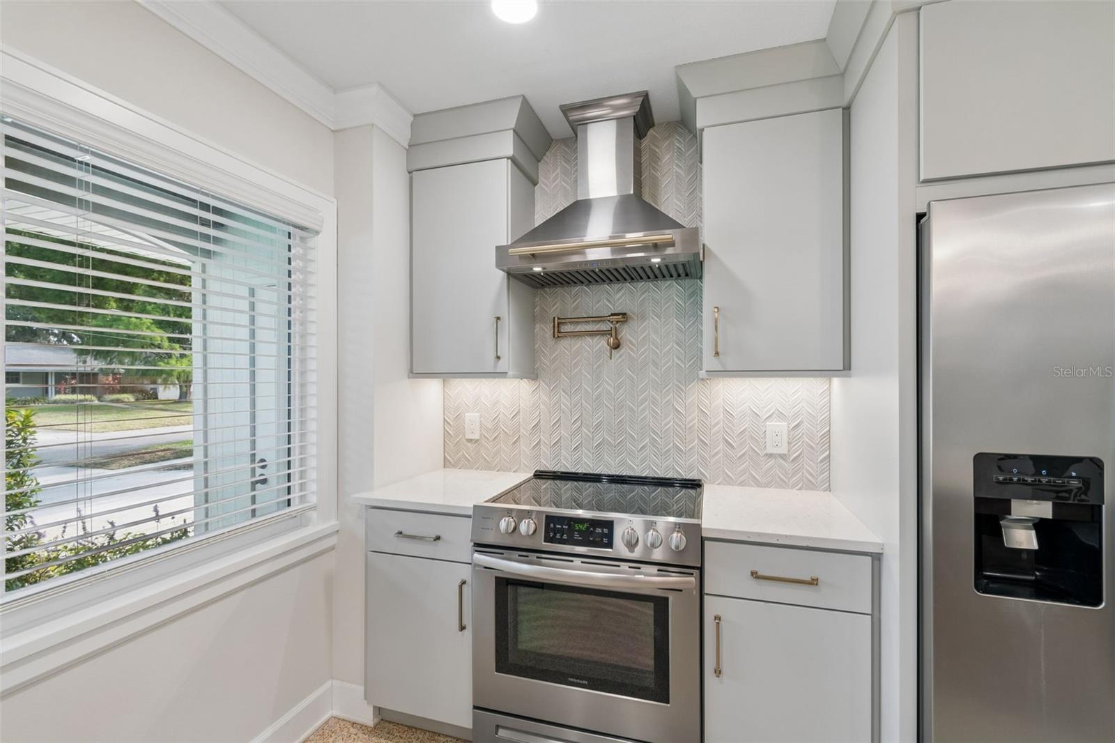 Image 13 of 40 For 10916 Carrollwood Drive