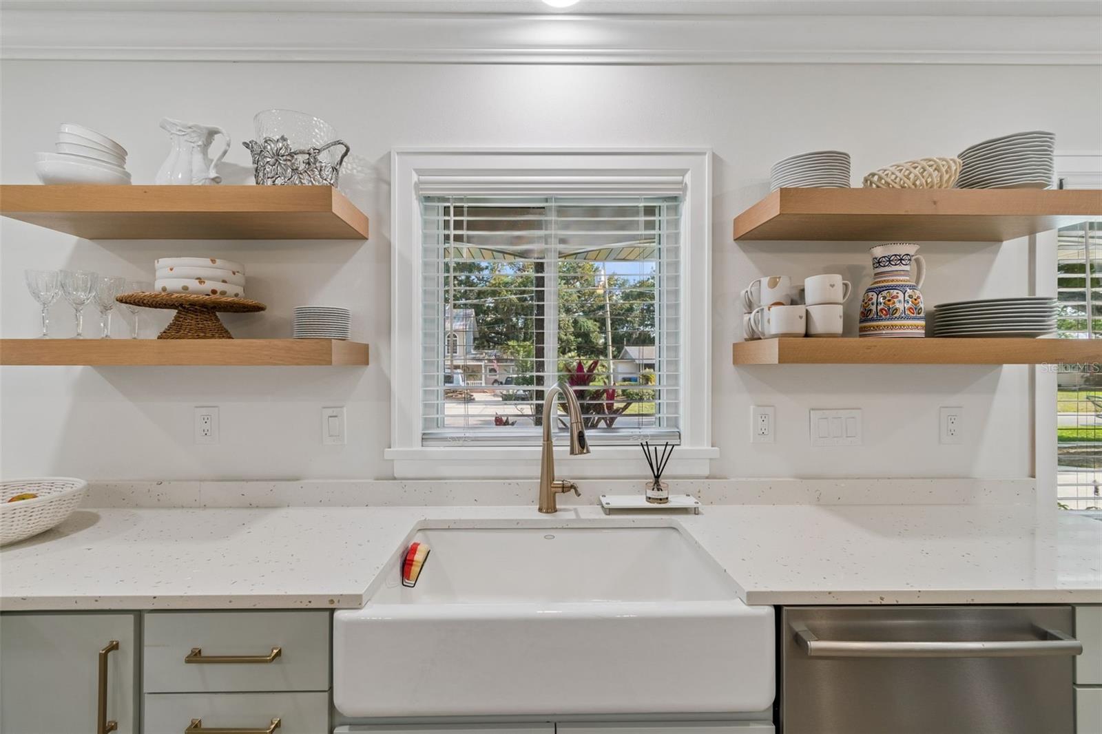 Image 15 of 40 For 10916 Carrollwood Drive