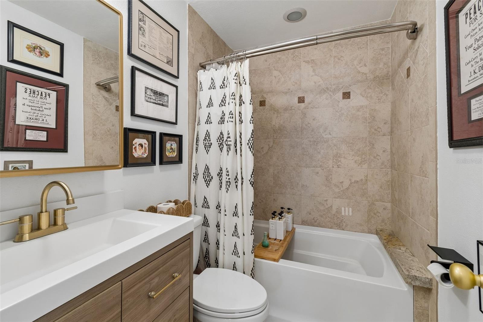 Image 21 of 40 For 10916 Carrollwood Drive