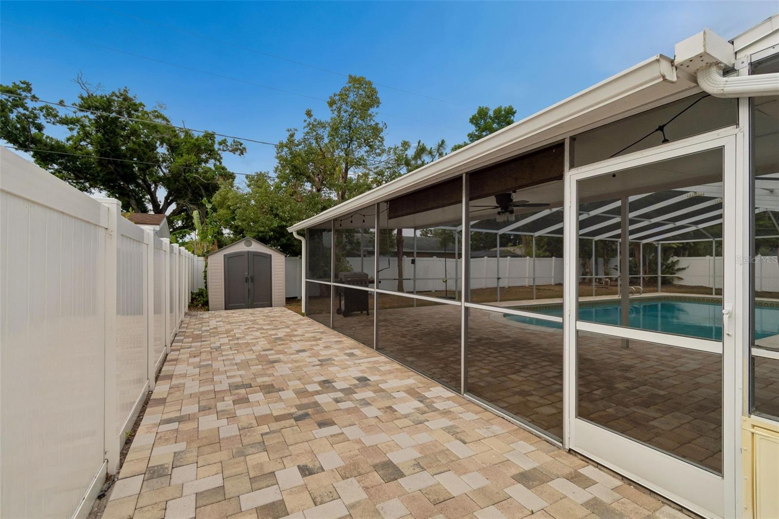 Image 26 of 40 For 10916 Carrollwood Drive