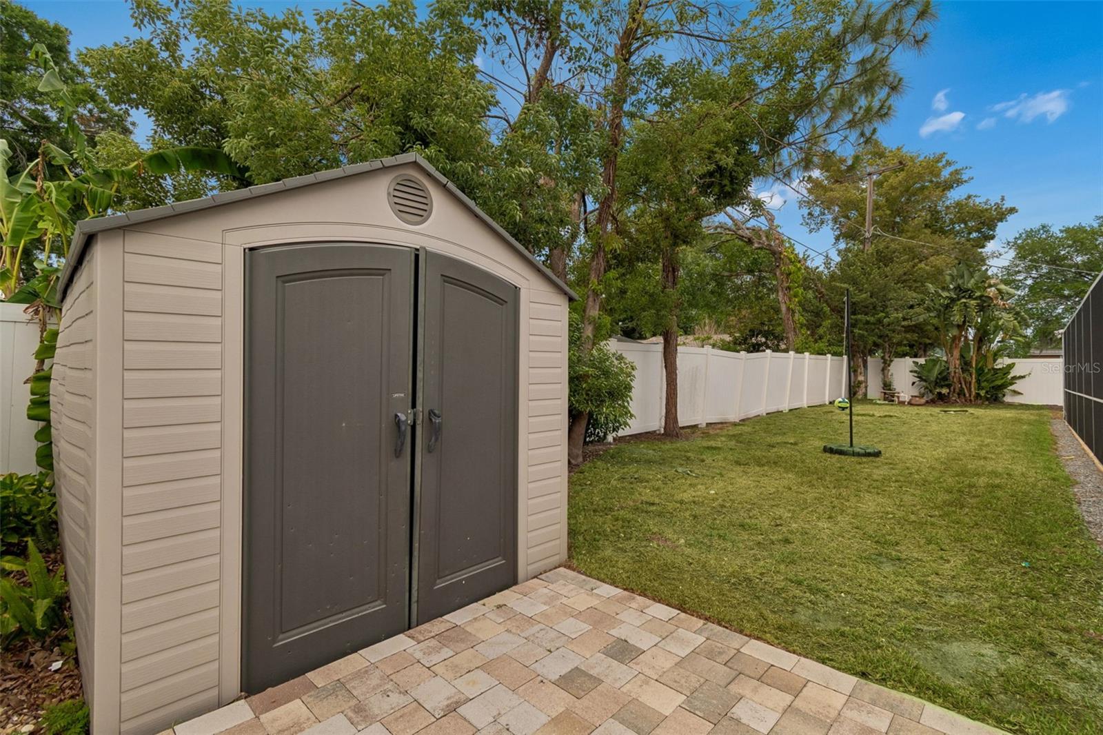 Image 27 of 40 For 10916 Carrollwood Drive