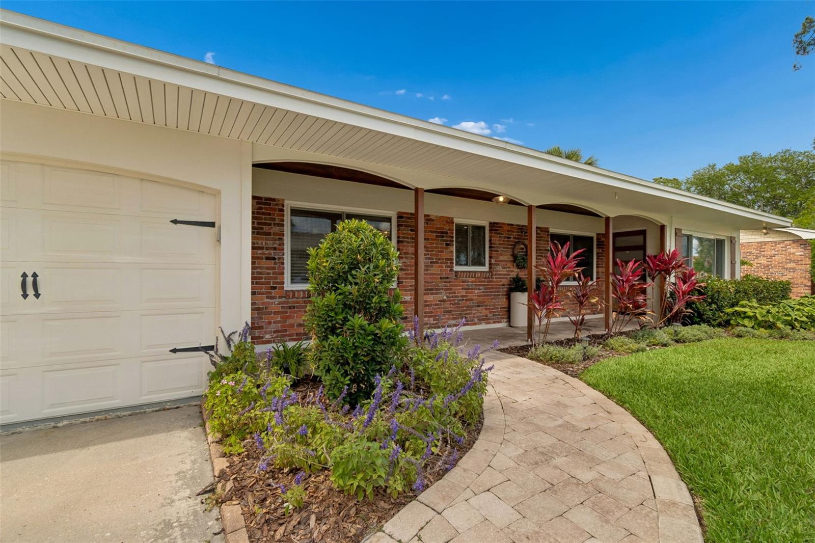 Image 4 of 40 For 10916 Carrollwood Drive