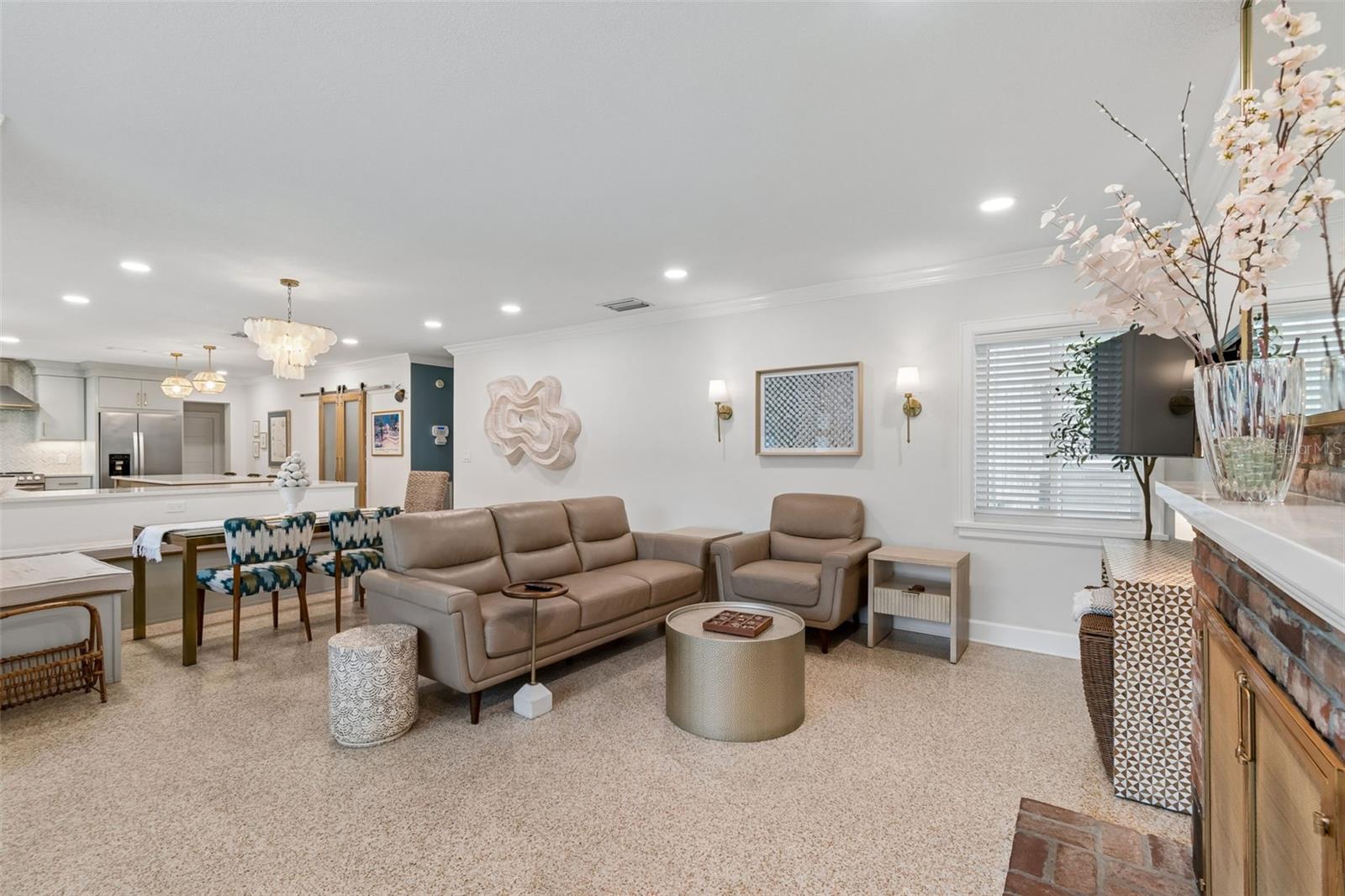 Image 7 of 40 For 10916 Carrollwood Drive