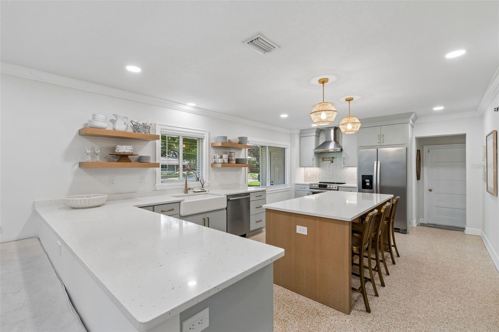Image 9 of 40 For 10916 Carrollwood Drive