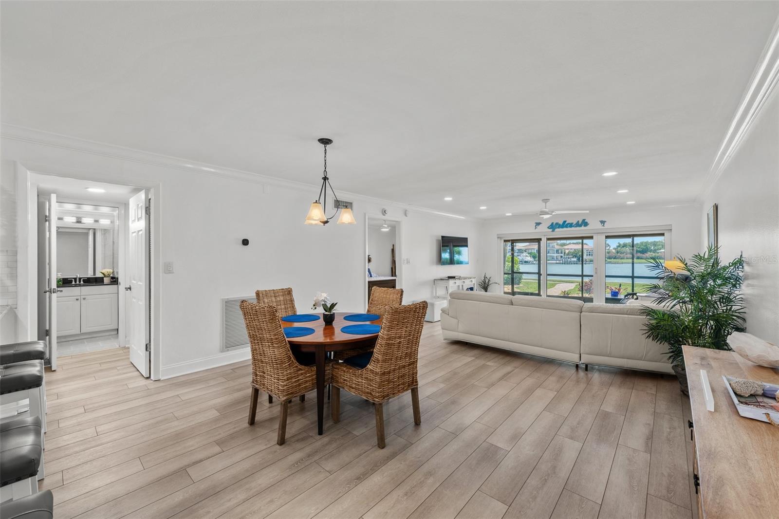 Image 11 of 44 For 4740 Brittany Drive S 31
