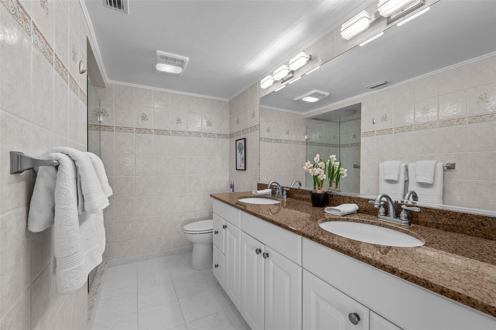 Image 21 of 44 For 4740 Brittany Drive S 31