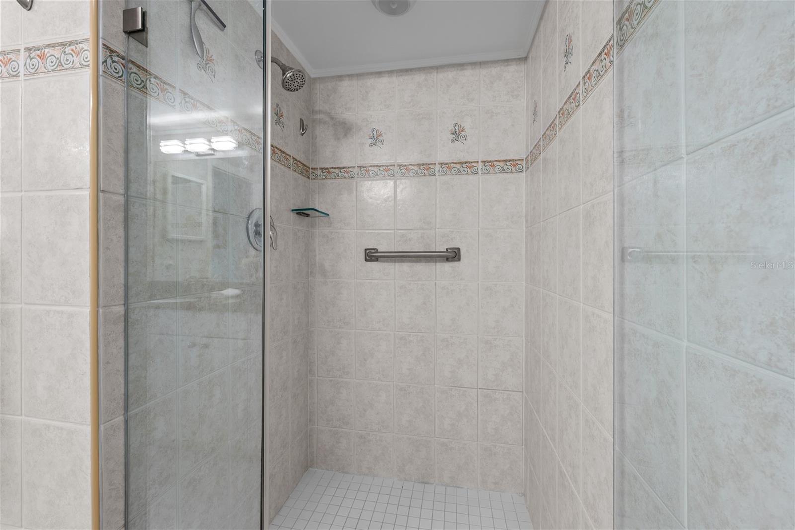 Image 22 of 44 For 4740 Brittany Drive S 31