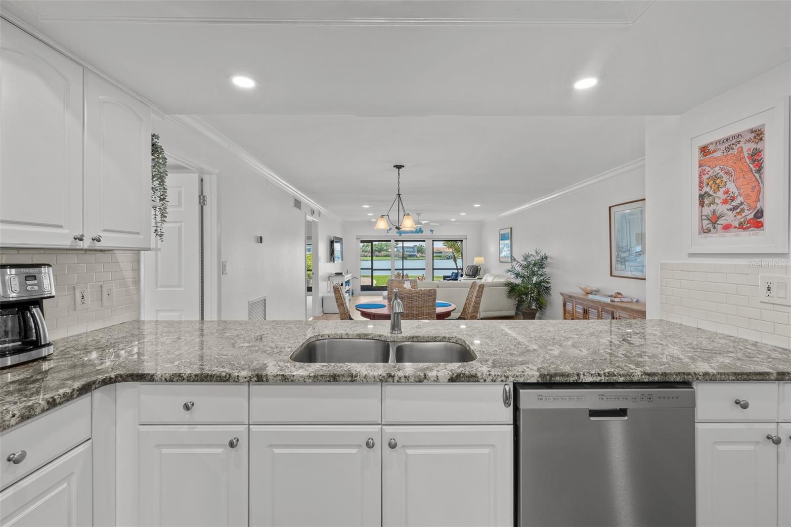 Image 6 of 44 For 4740 Brittany Drive S 31