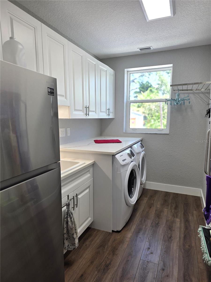 Listing photo id 8 for 4325 78th Avenue N