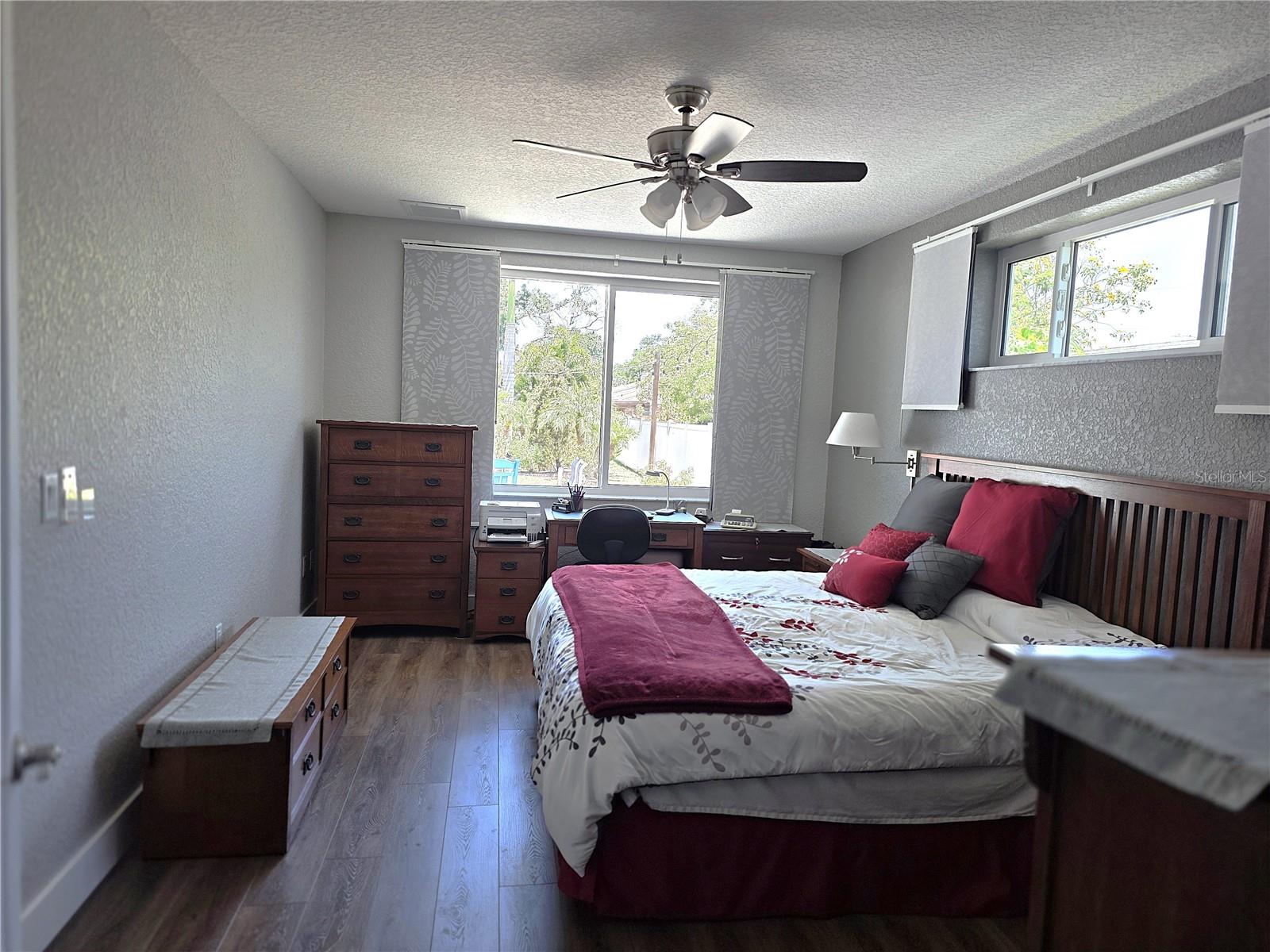 Listing photo id 9 for 4325 78th Avenue N