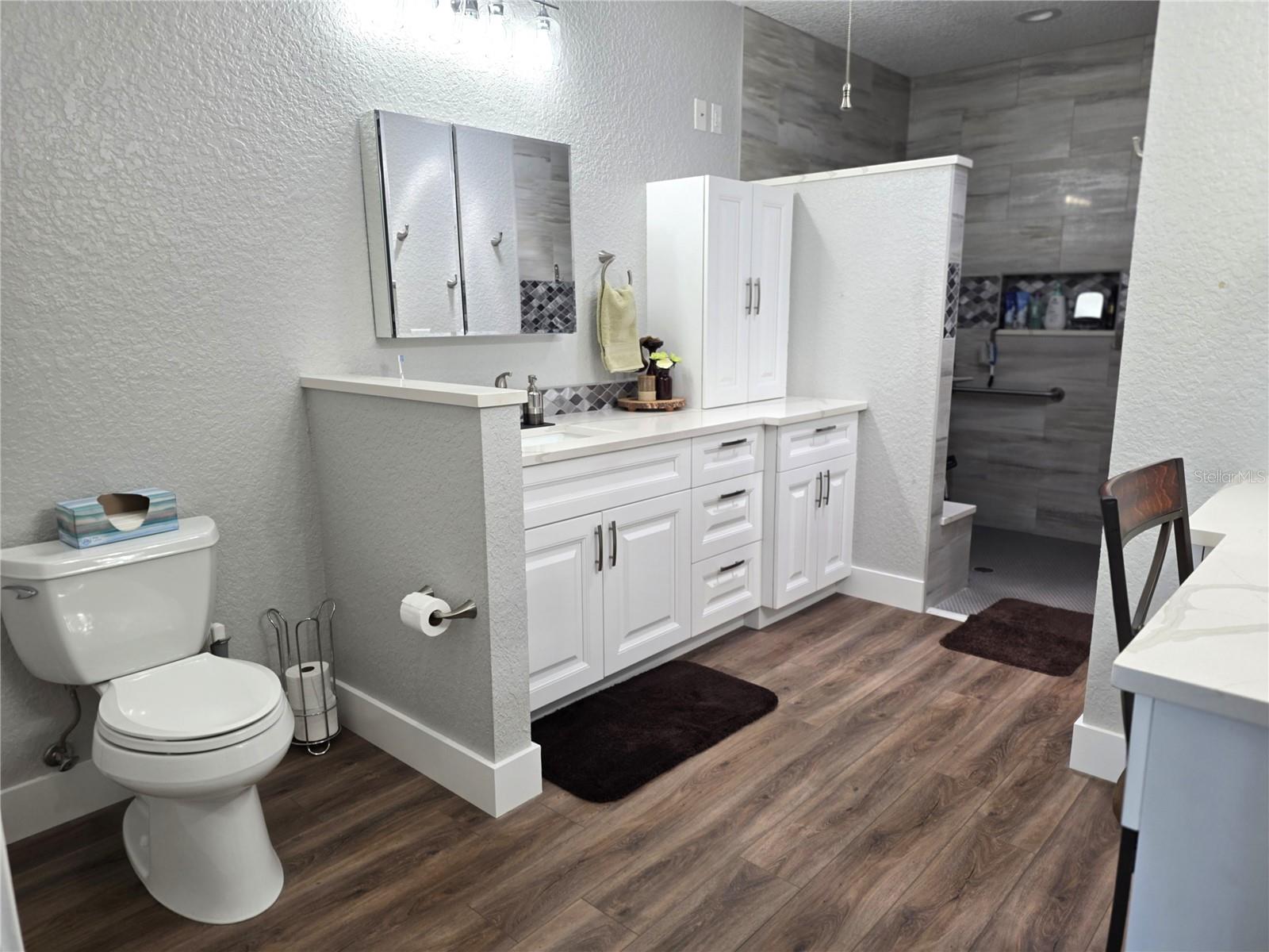 Listing photo id 10 for 4325 78th Avenue N