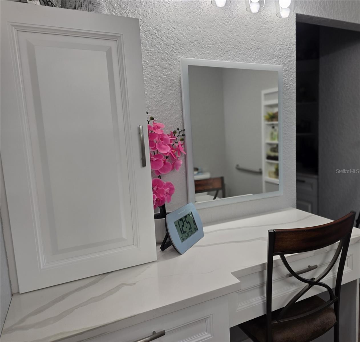 Listing photo id 13 for 4325 78th Avenue N