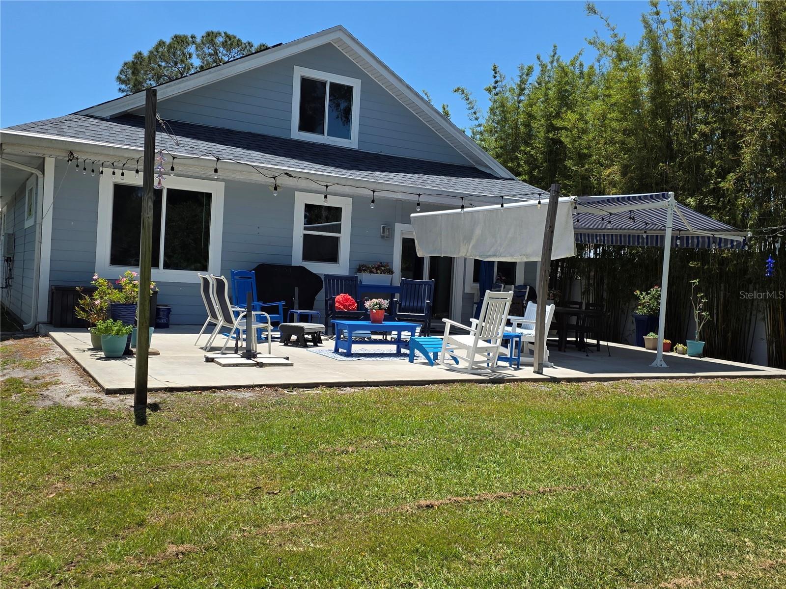 Listing photo id 21 for 4325 78th Avenue N