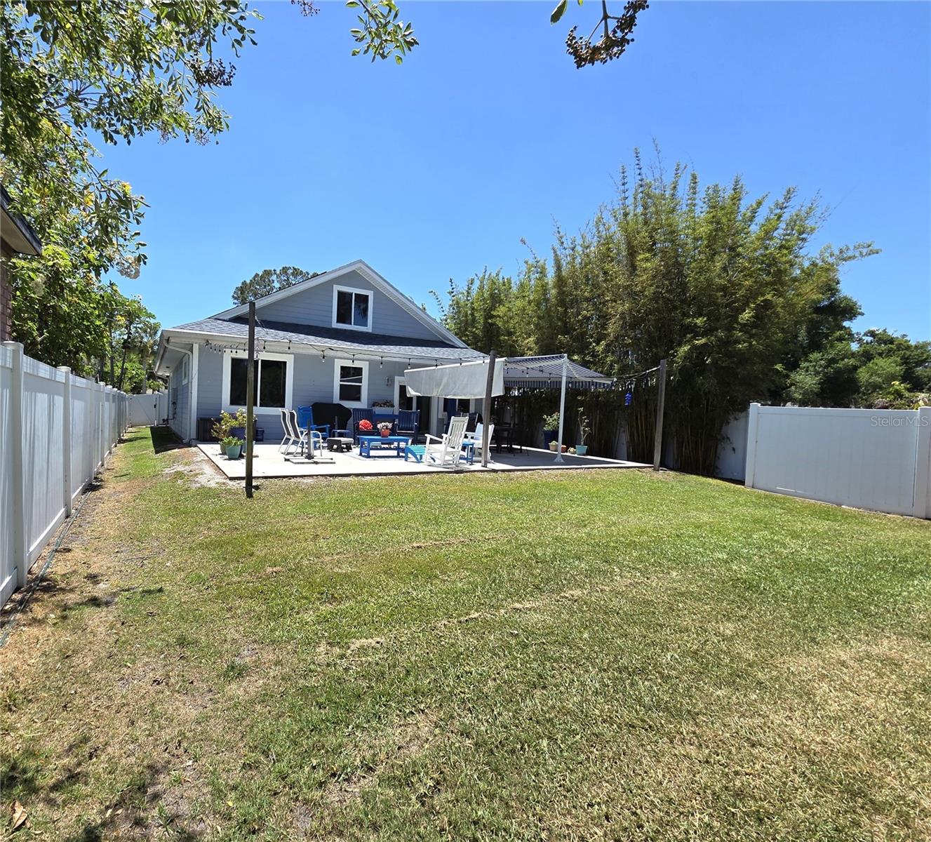 Listing photo id 27 for 4325 78th Avenue N