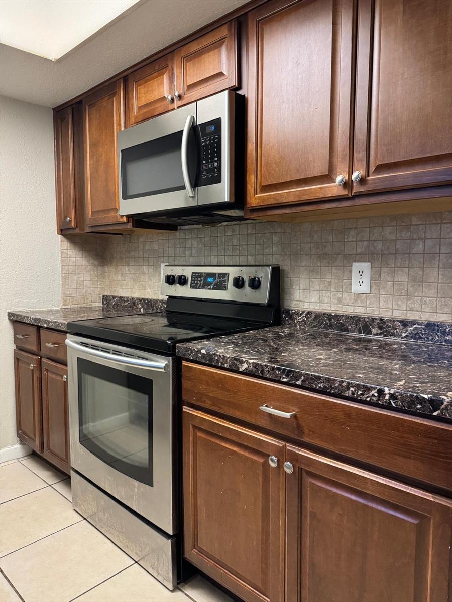 Image 4 of 7 For 6080 22nd Avenue N 5